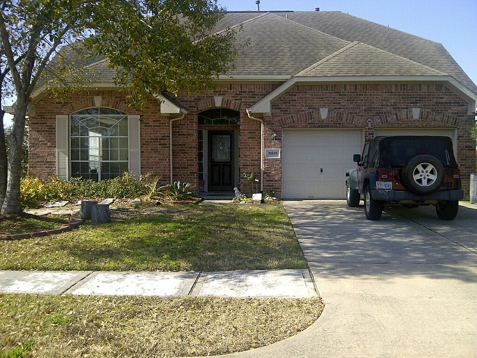 1st image of 8911 Gaslight Village Dr