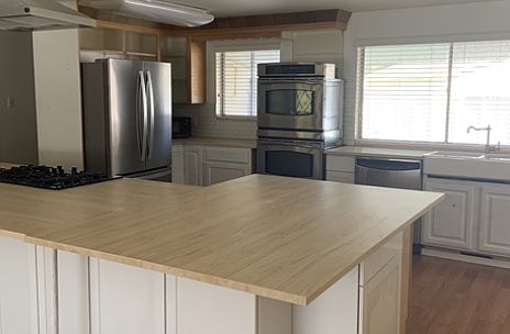 3rd image of 1085 E Canyon Dr