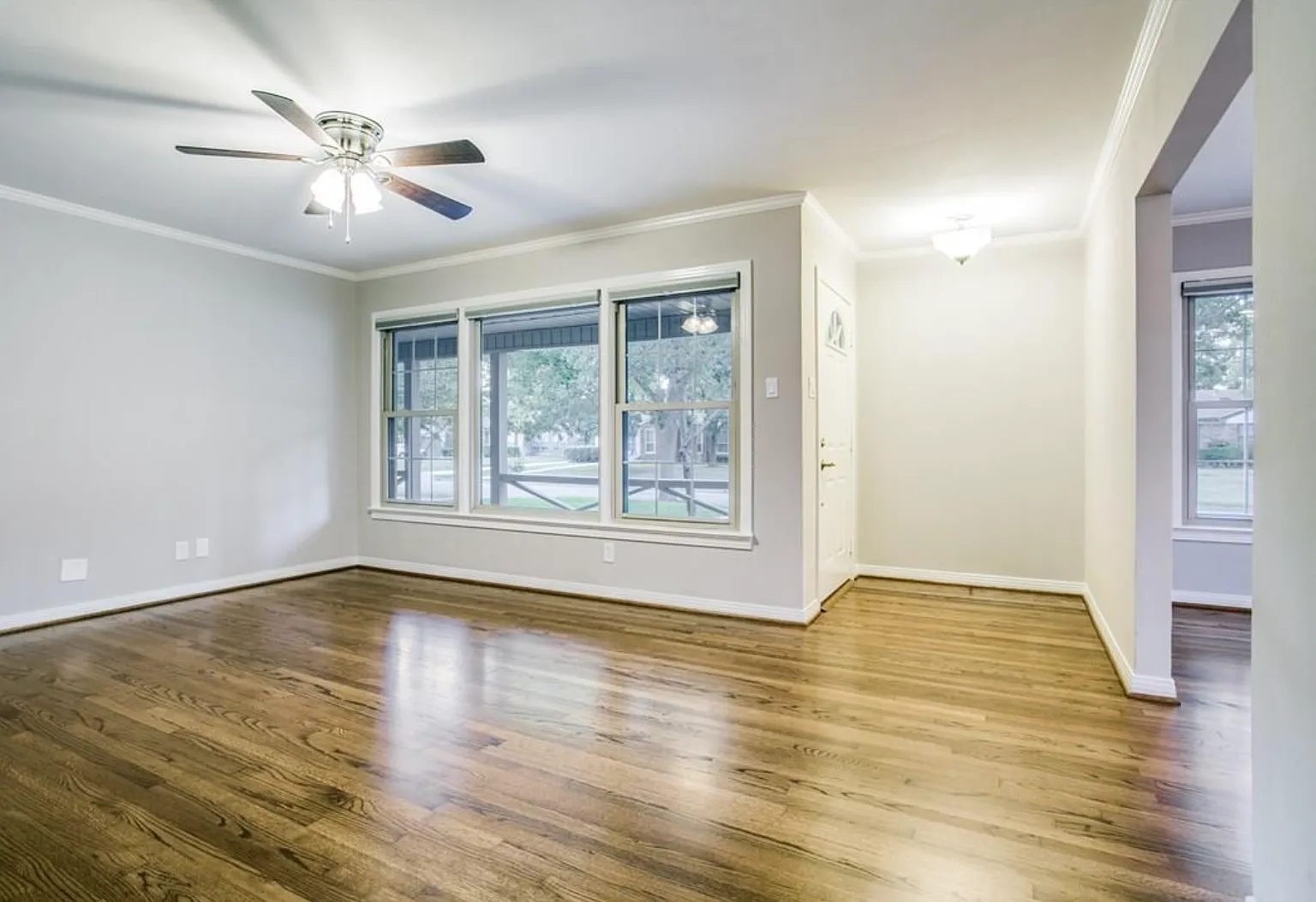 3 bed, 1606 sqft, $3,350 — Photo 3