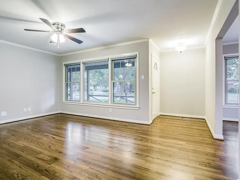9210 San Fernando Way — Photo 3