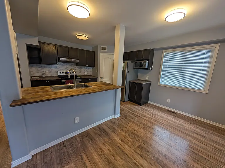 708 Margaret Way — Photo 4