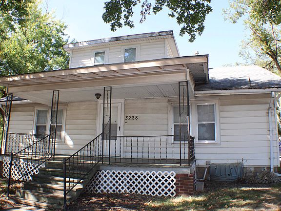 2nd image of 3228 SE 6th St