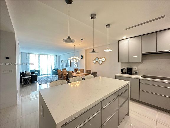 4th image of 19370 Collins Ave APT 1018
