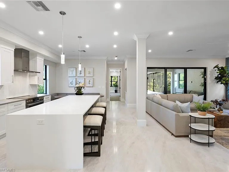 2721 Van Buren Ave — Photo 6