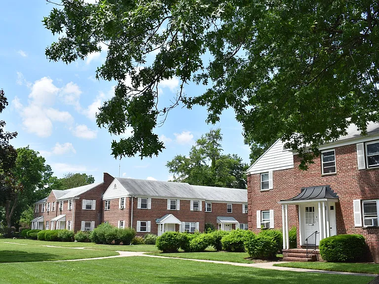 Michael Manor Apartment Homes — Photo 15