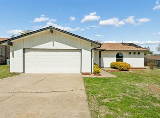 701 Salsbury Cir, Arlington, TX 76014