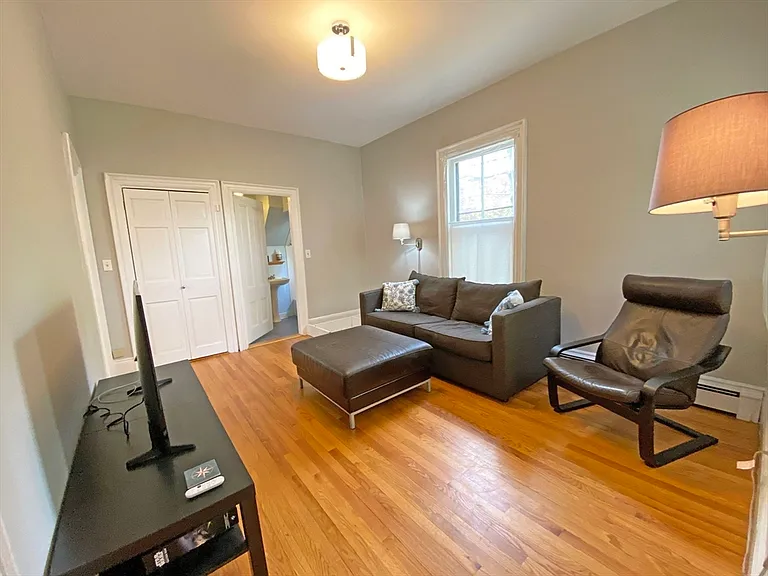 263 Auburndale Ave — Photo 9