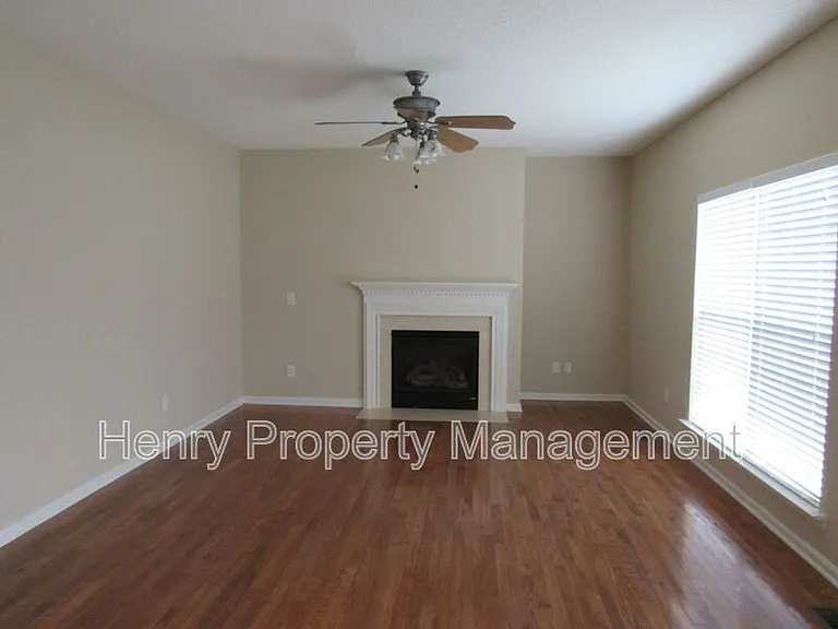 125 Kellerhis Dr — Photo 3