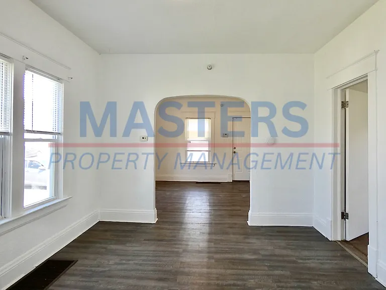 420 Everett St — Photo 11