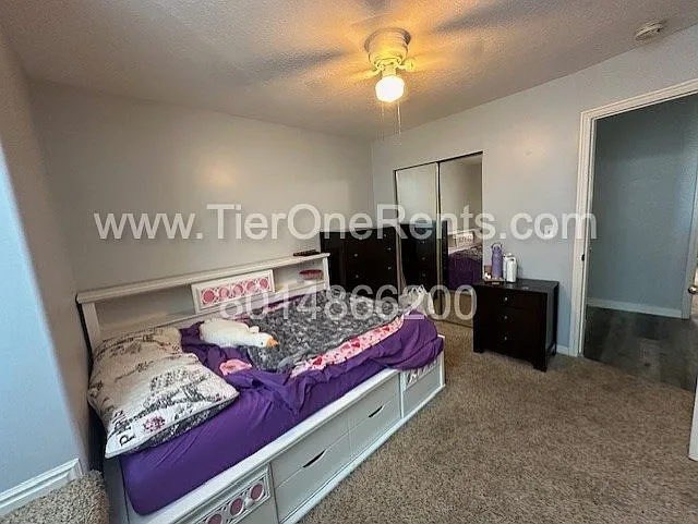 5886 S 3260 W — Photo 12