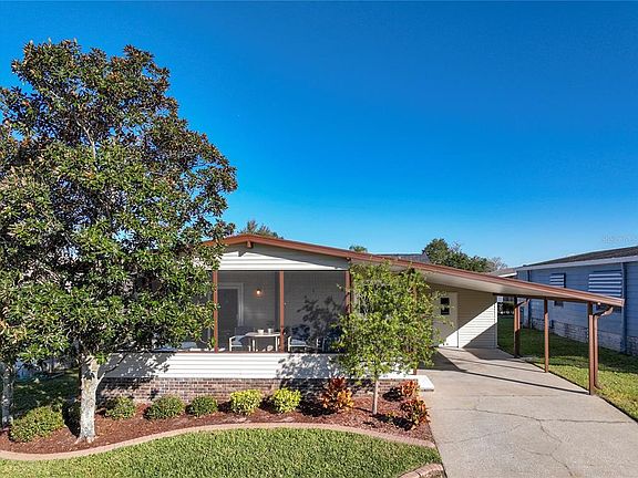 2nd image of 2225 Sea Island Cir N
