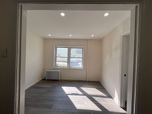 4th image of 204 Duncan Ave APT 1