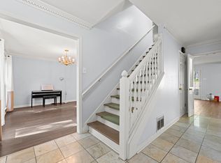 2167 Woodside Dr, Germantown, TN 38138