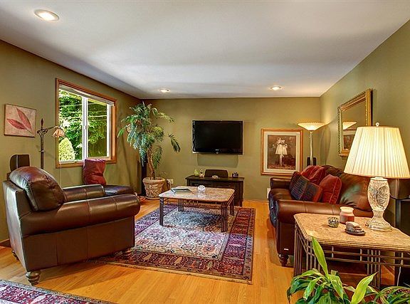 4th image of 16803 Snohomish Ave