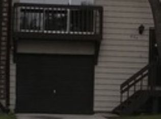 490 Seneca Ln, Bolingbrook, IL 60440