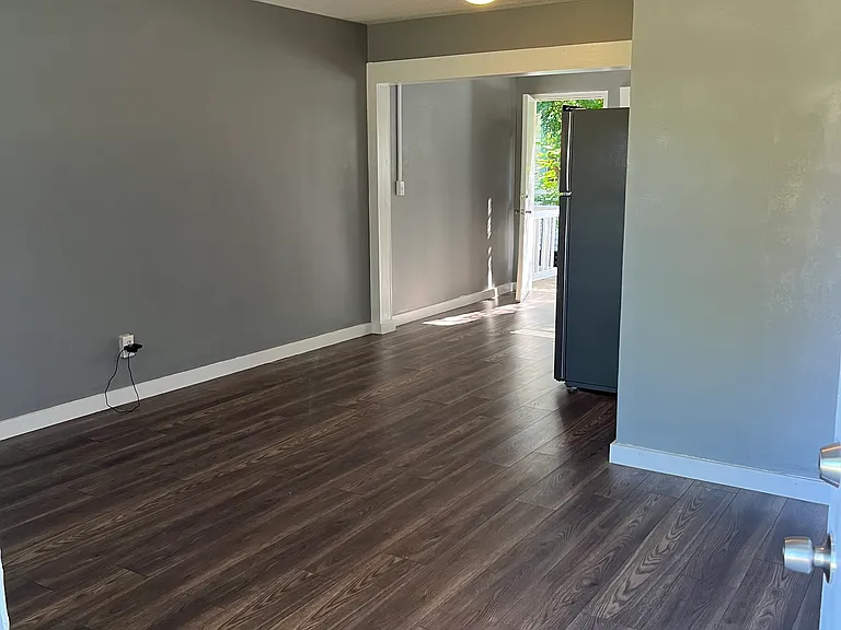 363 Woolfolk St — Photo 6