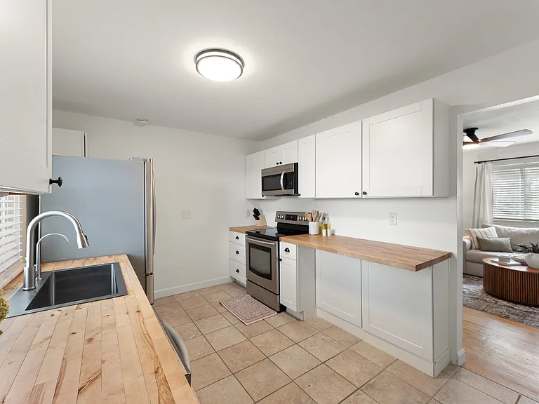 2421 N Sage St #A — Photo 10