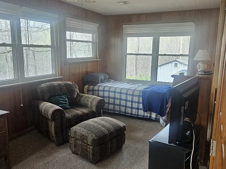 5240 Drury Ln — Photo 12