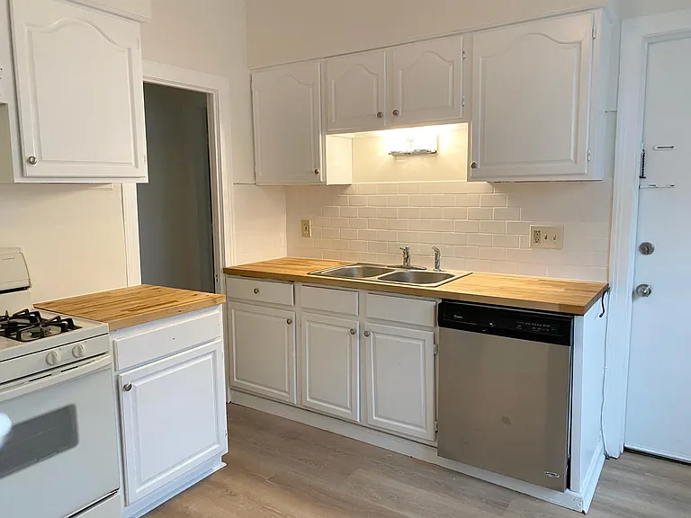 341 Richmond Ave #1 — Photo 10