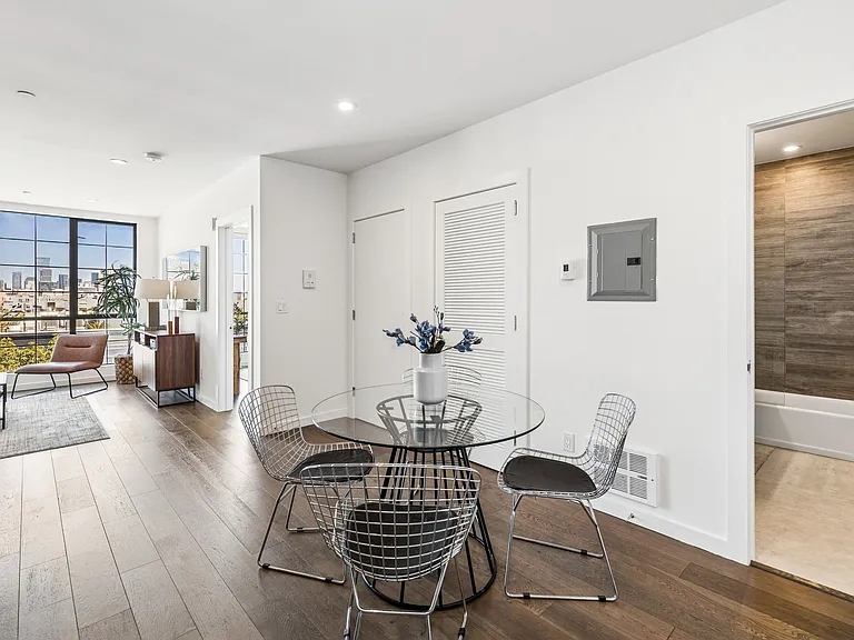 252 9th St #401 — Photo 10