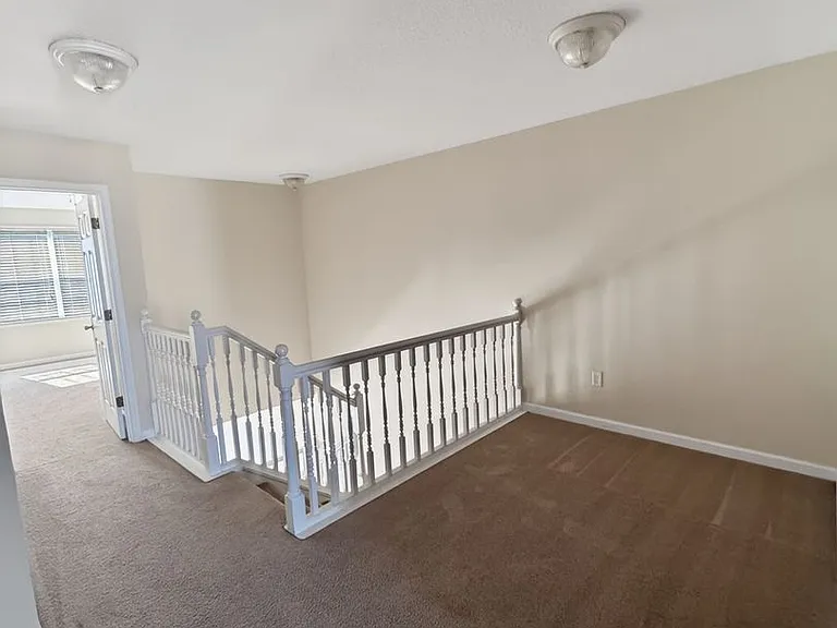 403 Valdez Ct — Photo 6