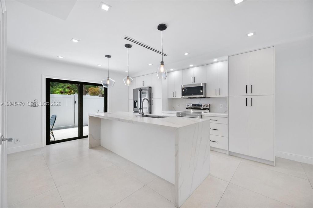 6667 Miller Rd #14, South Miami, FL - View 6