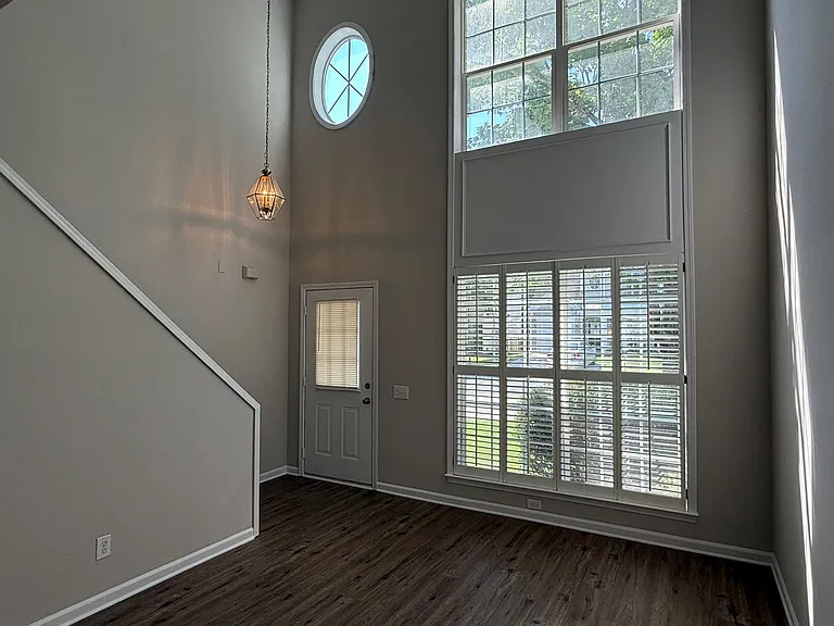3319 Mannington Dr — Photo 2