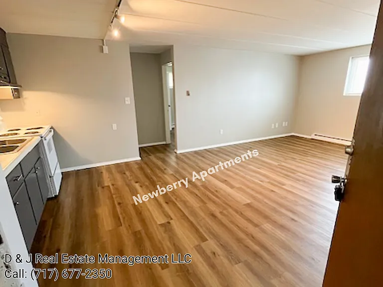 283 Park St #102 — Photo 3