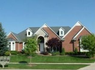 1648 Springview Ct, Rochester, MI 48307