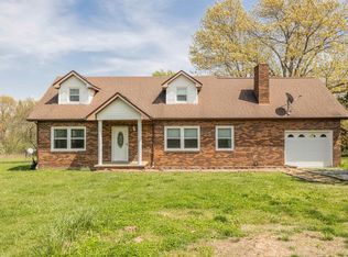 22426 Walnut Grove Rd, Creal Springs, IL 62922