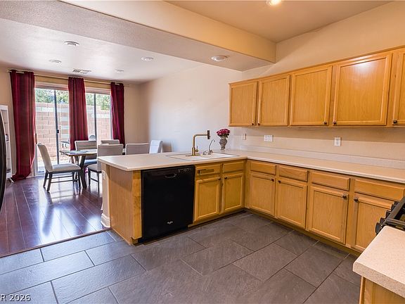3rd image of 4420 Acropolis Ave