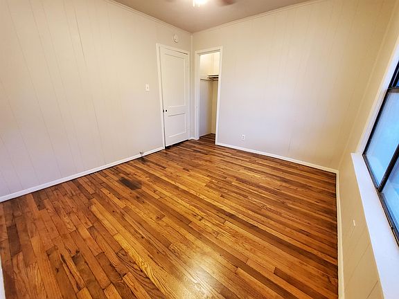 5th image of 919 S Clements St