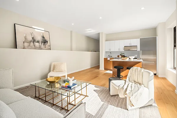 Sold by Platinum Properties | media 43