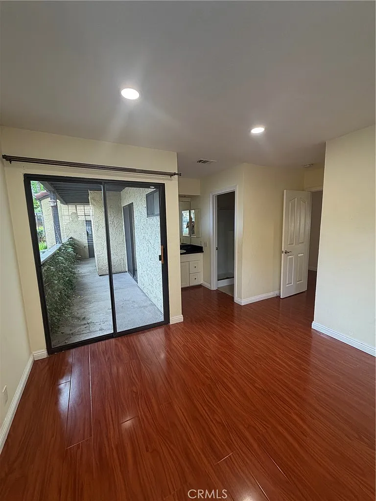 2 bed, 1089 sqft, $3,150 — Photo 4