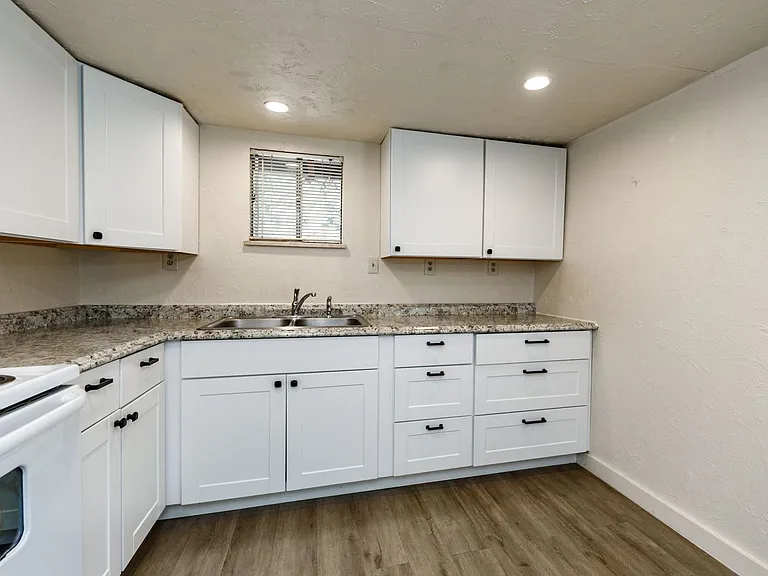 37 Delaware Rd — Photo 18