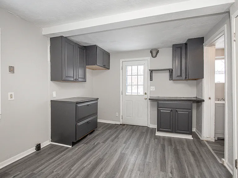 3409 W 86th St — Photo 1