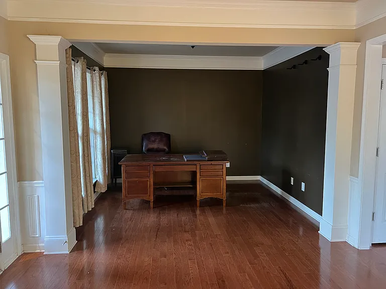 906 Idlewood Dr — Photo 4
