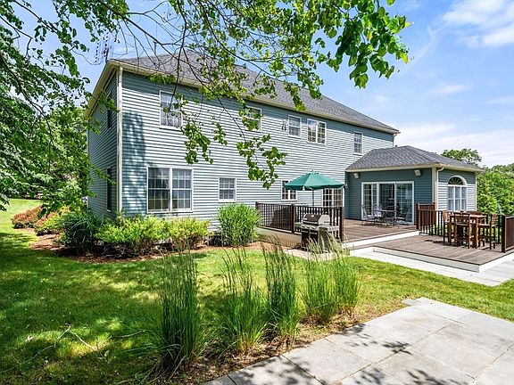 5th image of 3 Whitcomb Way