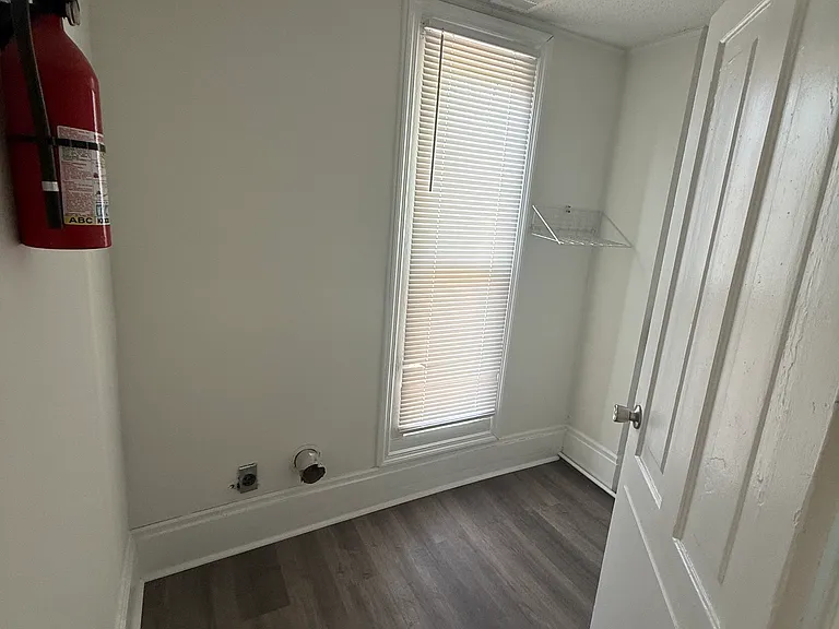 306 W Church St #B — Photo 4
