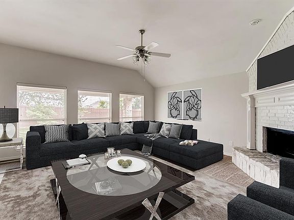 4th image of 1102 Arthurs Ct