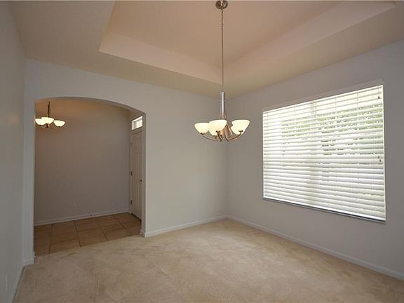 3rd image of 608 Garden Club Dr
