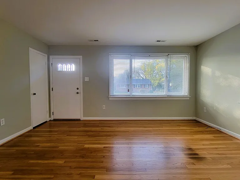 5730 Sweetwood Dr — Photo 4
