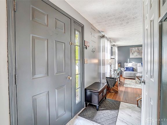 3rd image of 5871 Coralberry Dr
