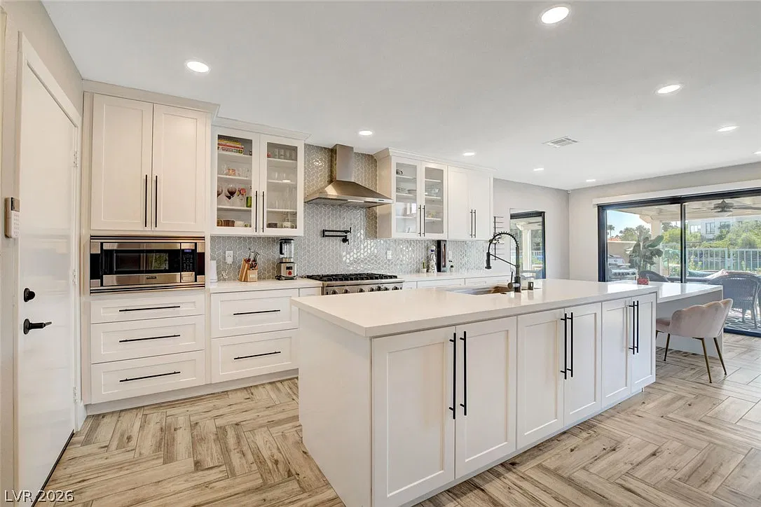 2 bed, 2.5 bath, 1557 sqft, $3,300 — Photo 3