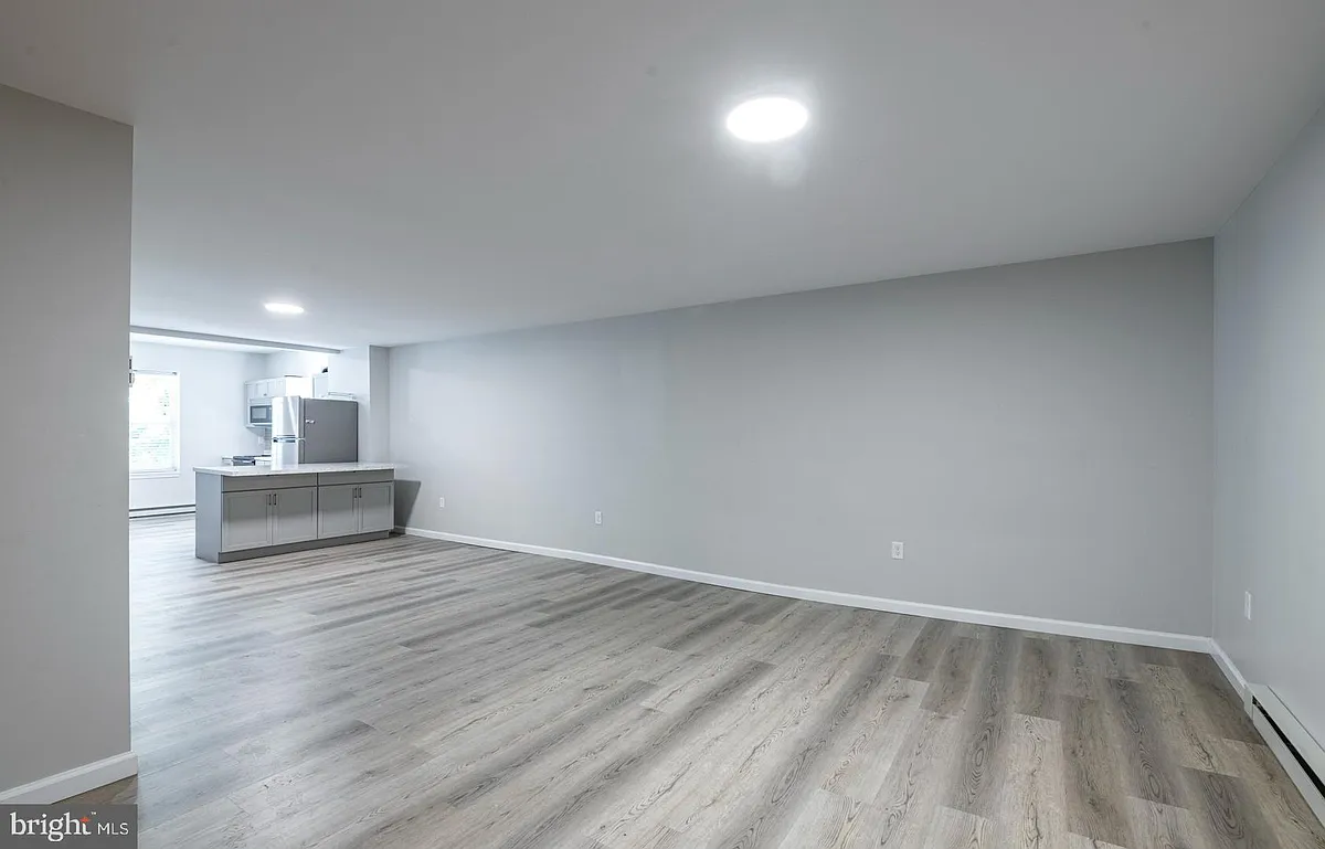 Building Photo - 419 Woodward St #4