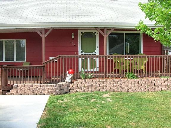 2nd image of 114 5th Ave W