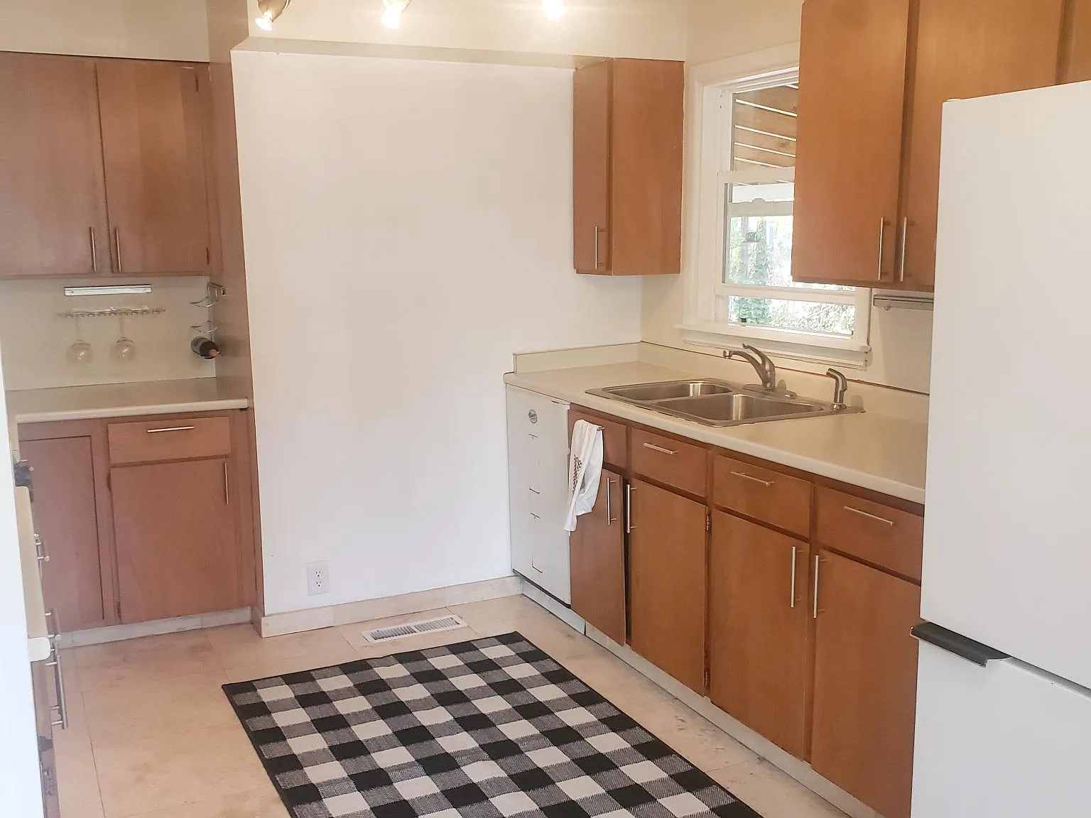 1135 Jonada Pl — Photo 2