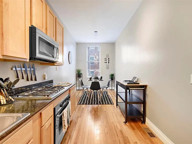 1714 S Tucker Blvd #A — Photo 12