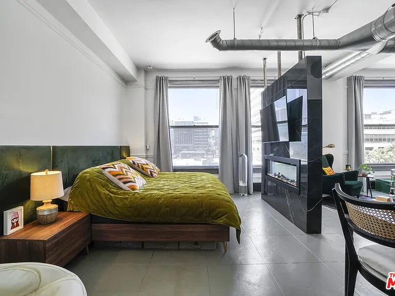 108 W 2nd St #313 — Photo 21