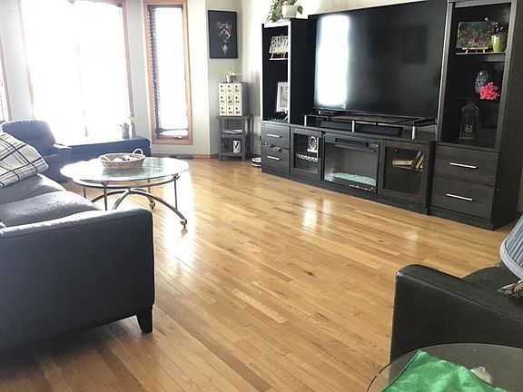 2nd image of 29 N Lyons Cres
